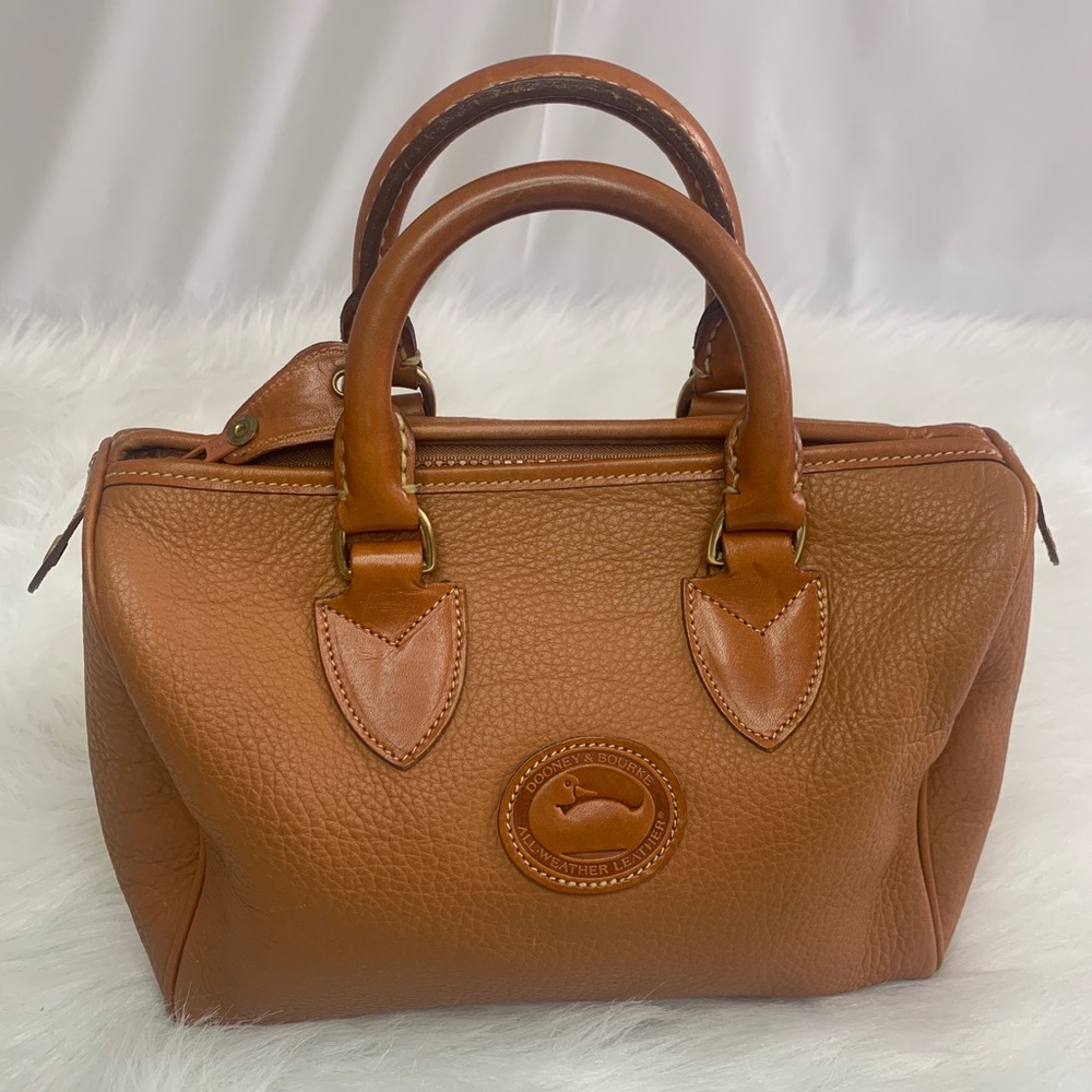 Classic “Dooney & Bourke” Leather Purse